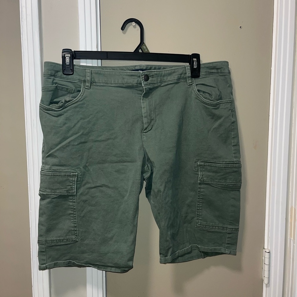 GAP Green Cargo Shorts Relaxed Fit Cotton
